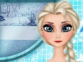 Joc Elsa washing dishes