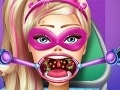 Joc Super Barbie Throat Doctor