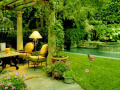 Joc Charming Lawn Escape